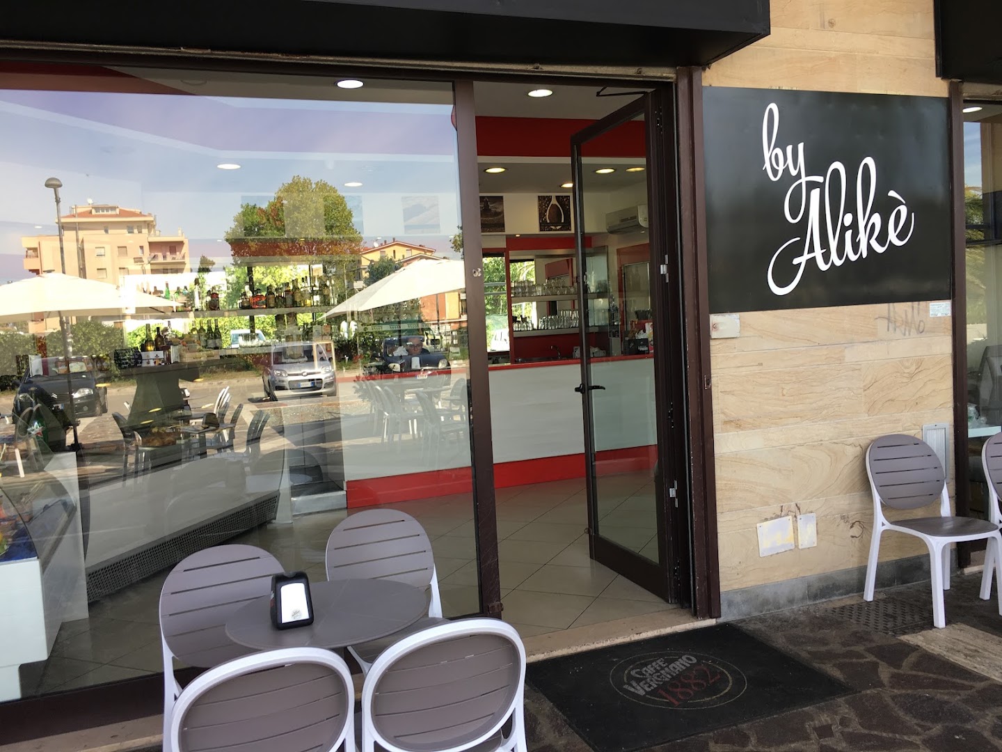 Alikè Coffee & Drink