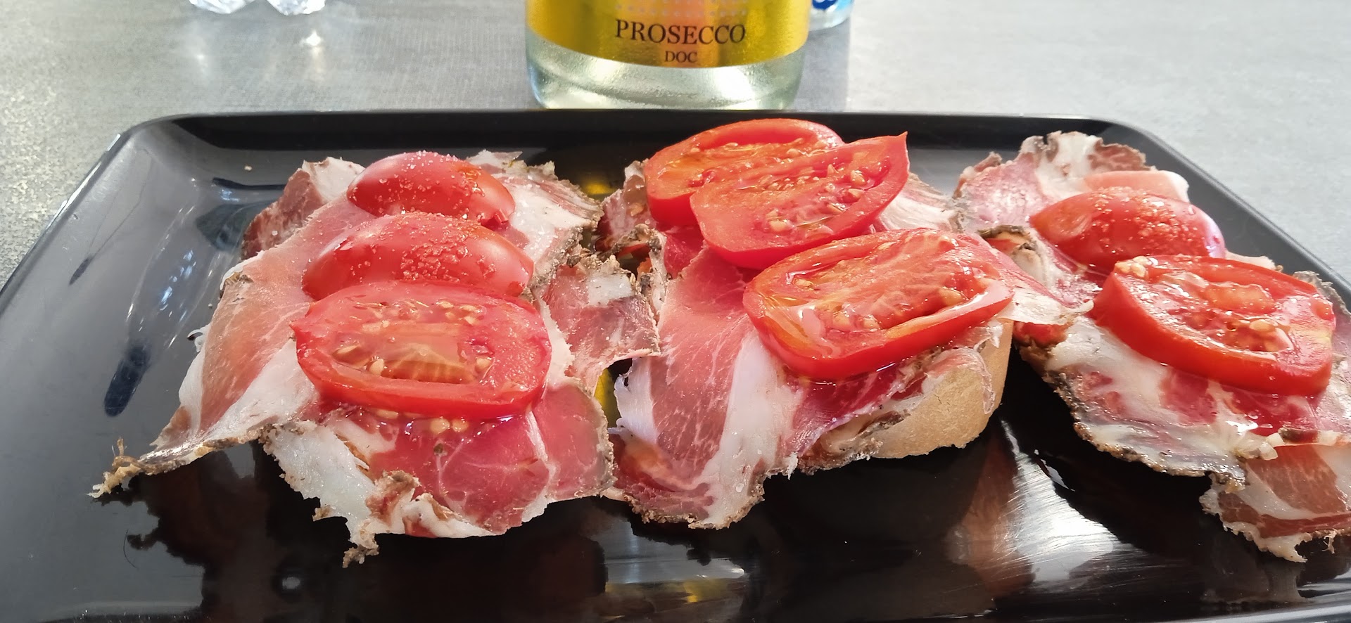 Alimentari Enoteca Lo Sfizio Fuori le Mura Montepulciano