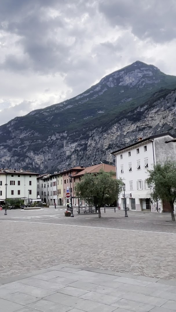 Alla Piazza, Dro
