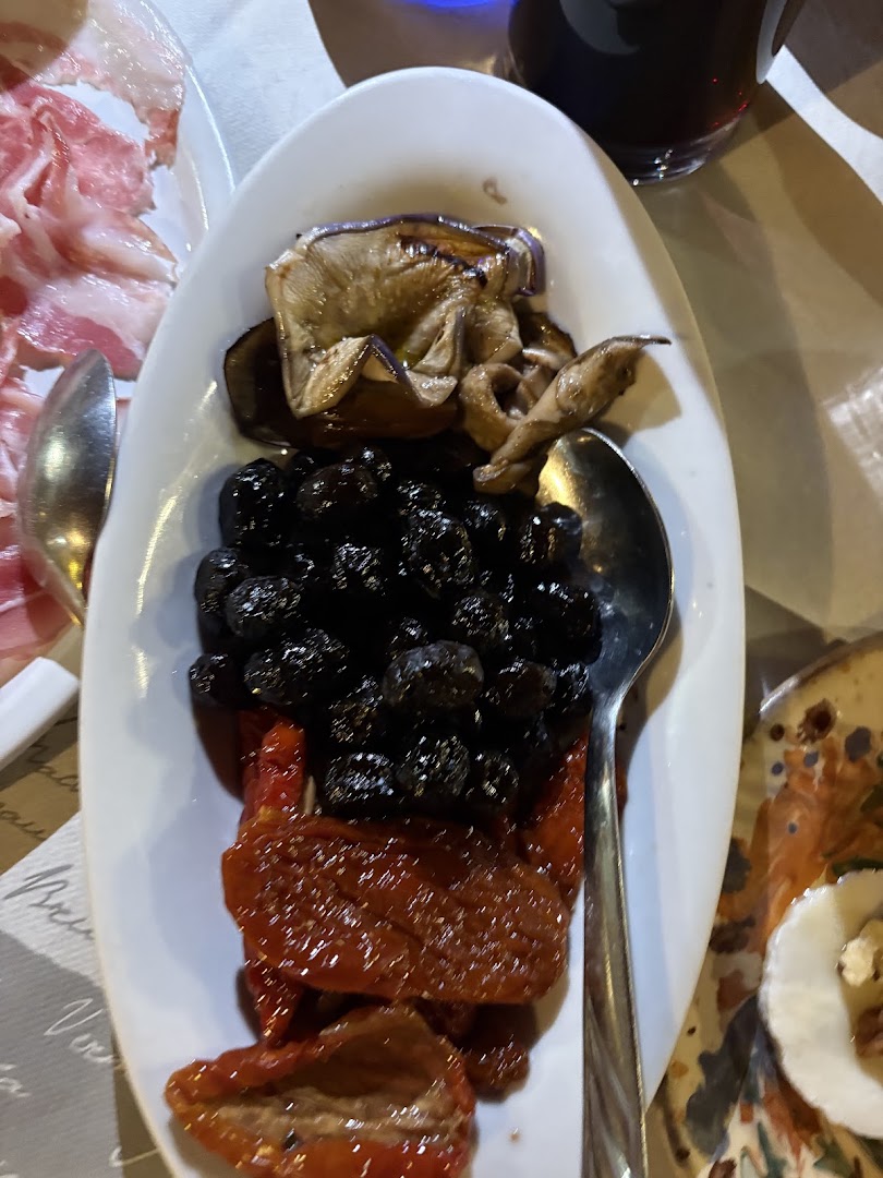 Alla Vecchia Osteria "U Nozzularu" Di Giuseppe Camastra
