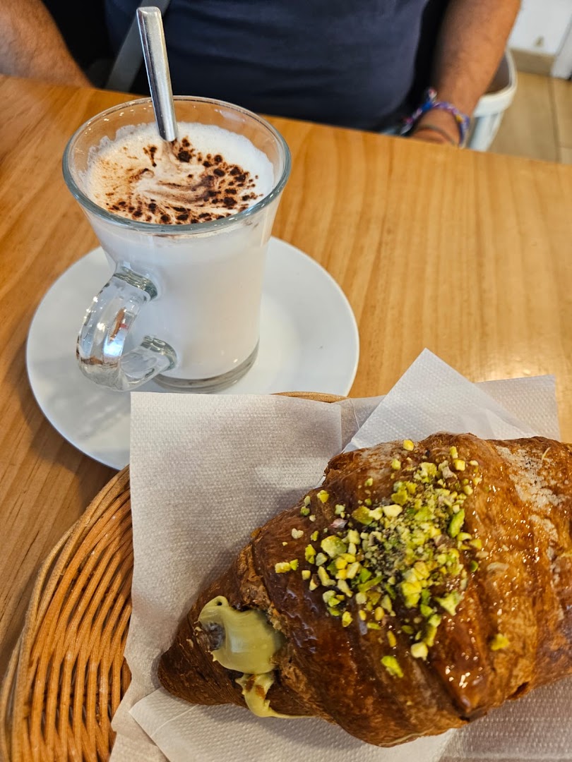 Ally Cafè