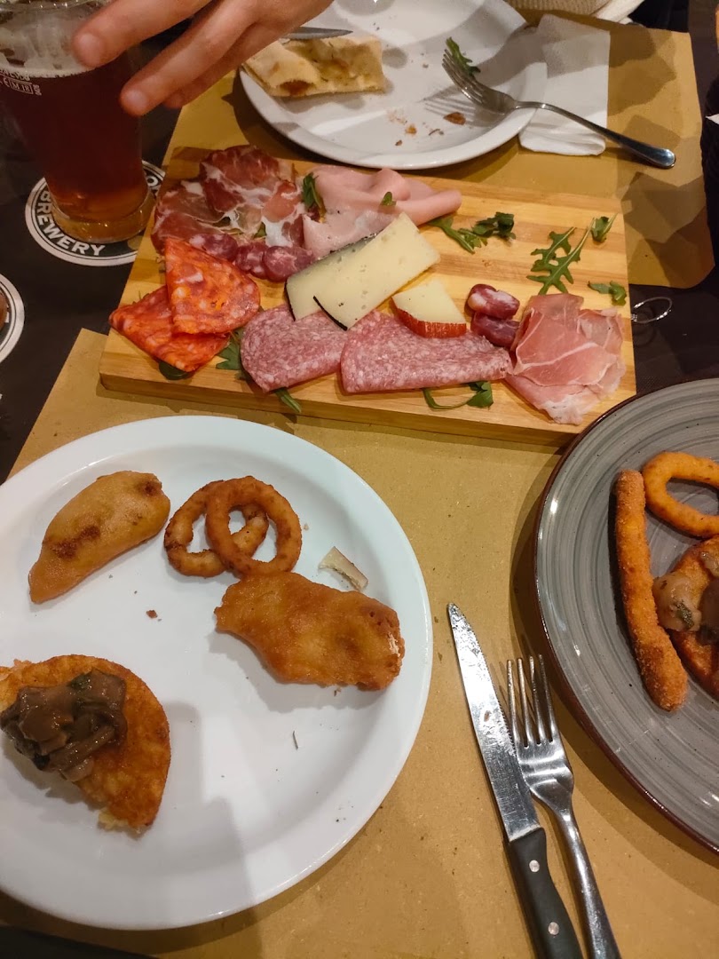 Almala Pub