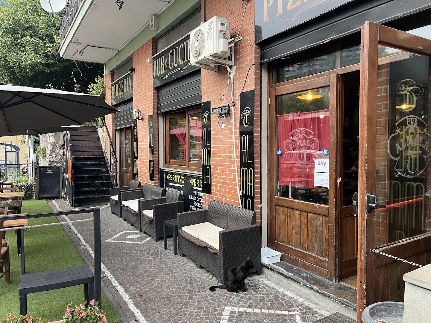 Almala Pub