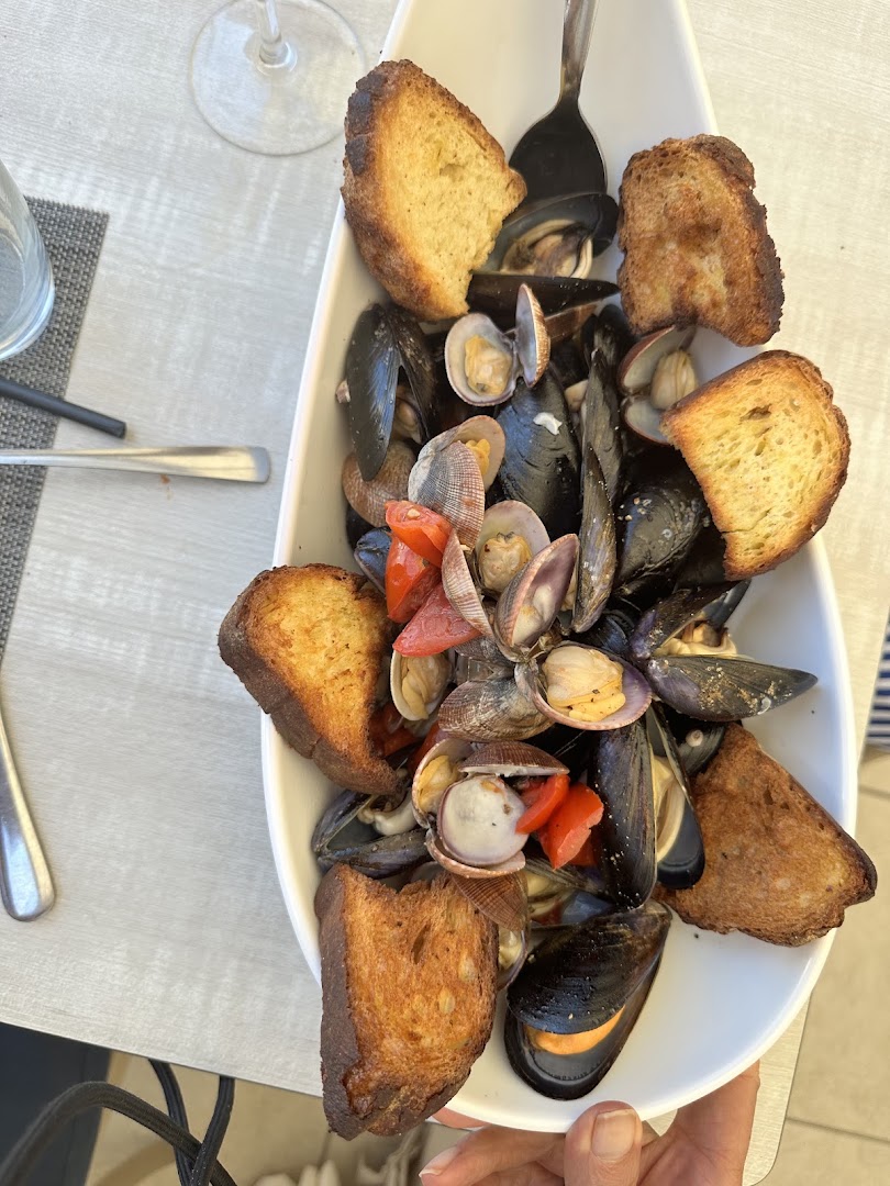 Almarè Beach Bar & Bistrot
