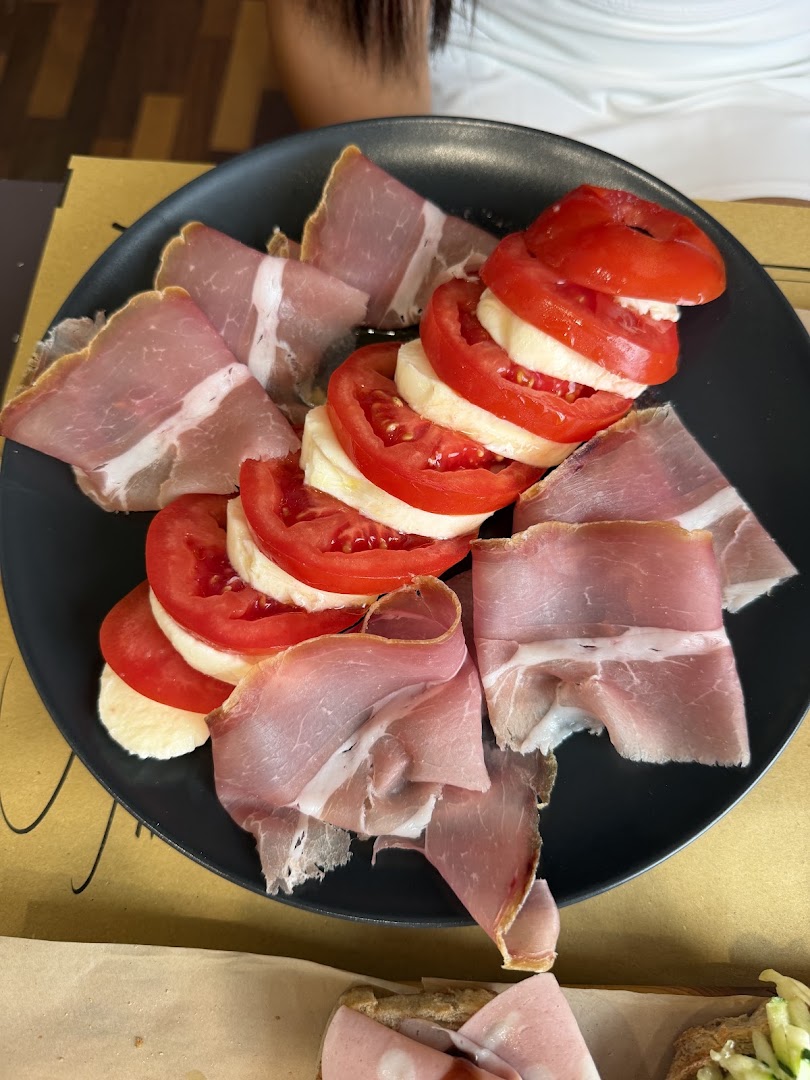 alTredici Coffee Food & Drinks