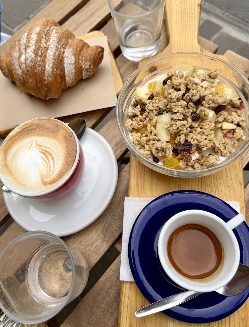 alTredici Coffee Food & Drinks