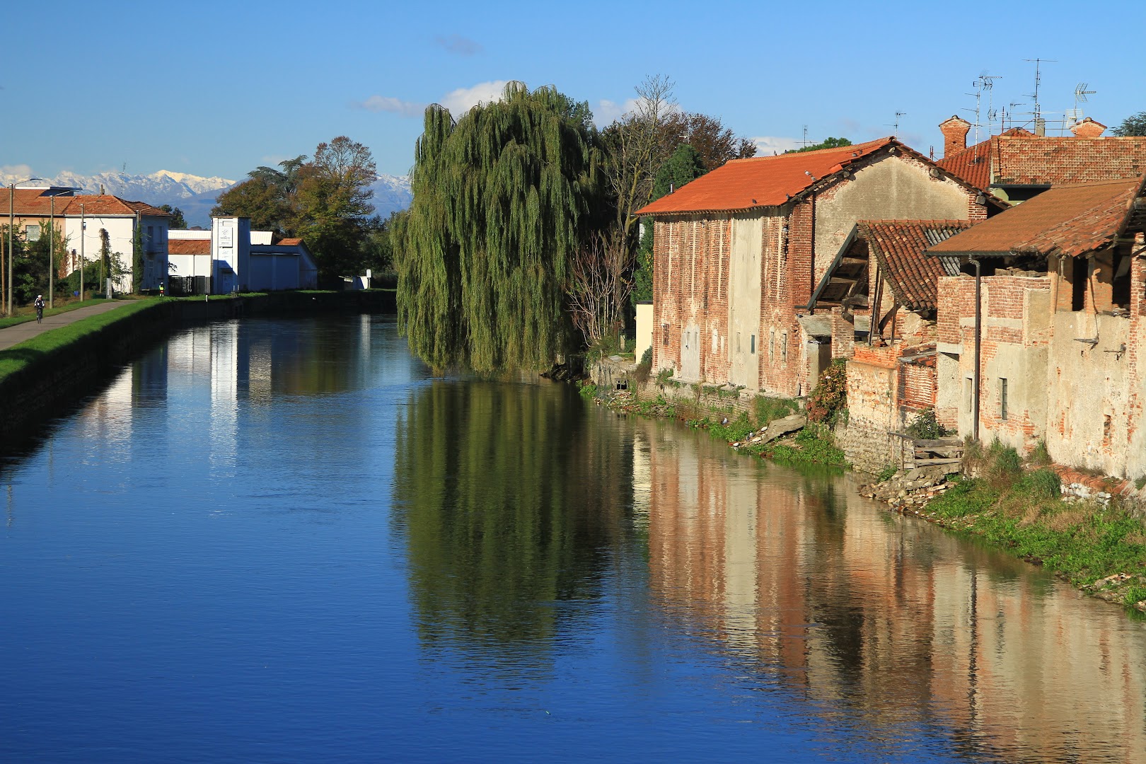 Alzaia del Naviglio Grande, Bernate Ticino