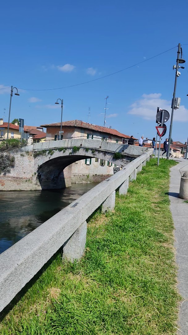 Alzaia del Naviglio Grande