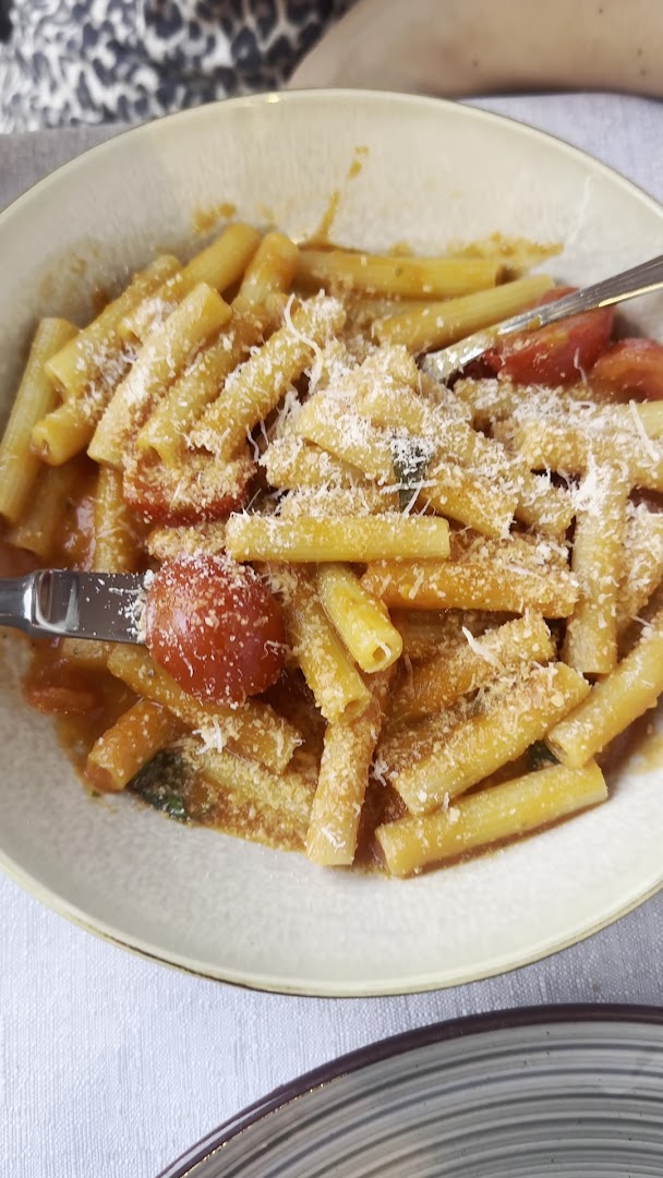 AMA restaurant