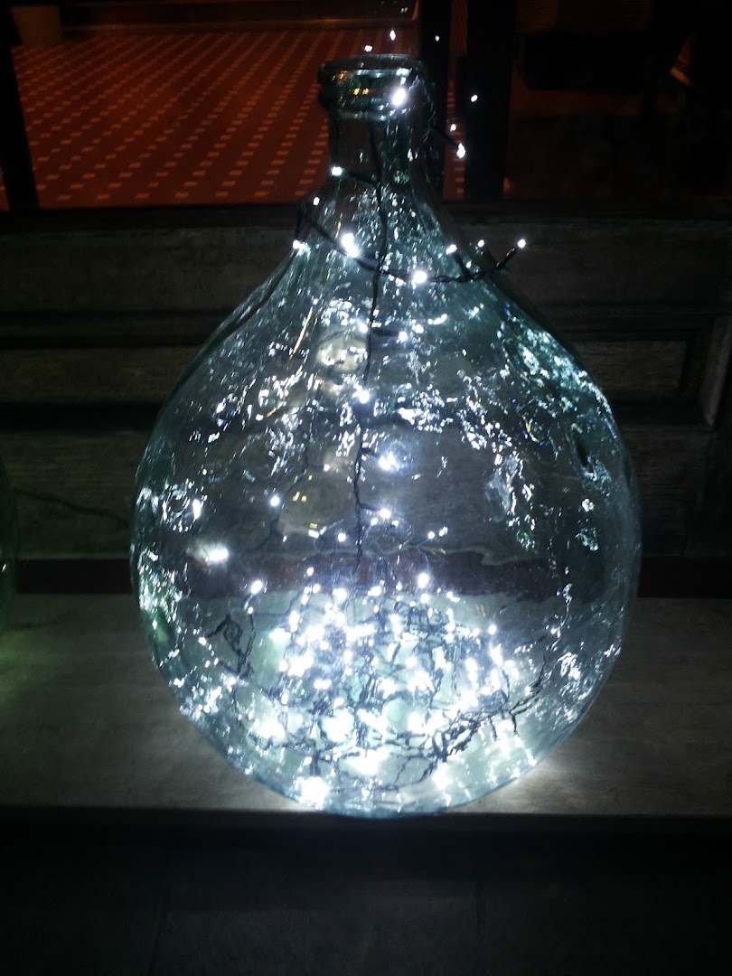 Amadi Dina Anna Trattoria
