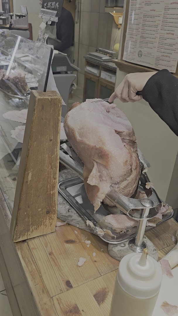 aMano Salumeria Bistrot