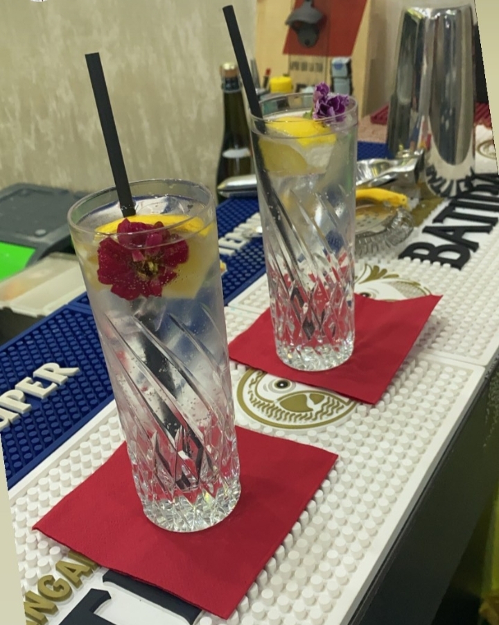 Amare_Caffe Aperitif-LoungeBar-Drink-Food, Cellole