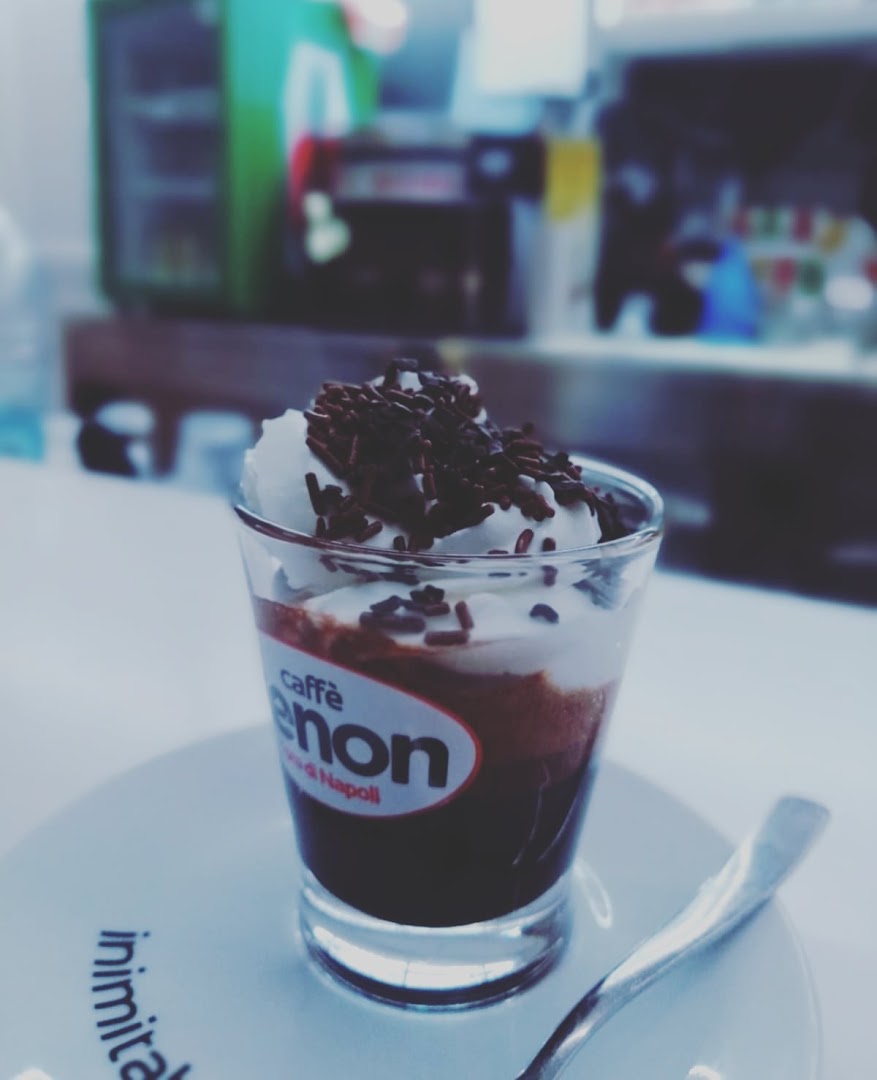 Amare_Caffe Aperitif-LoungeBar-Drink-Food