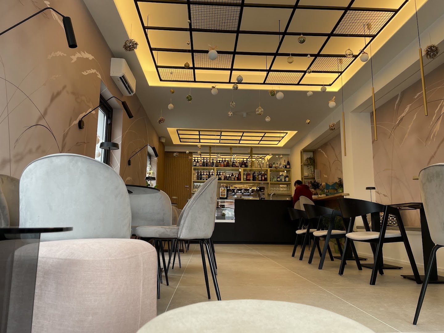 Amata Lounge Bar B & B