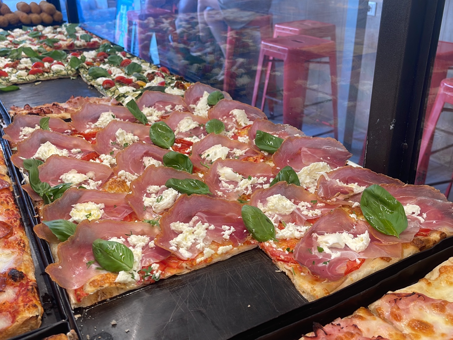 Amici Pizza & Burger