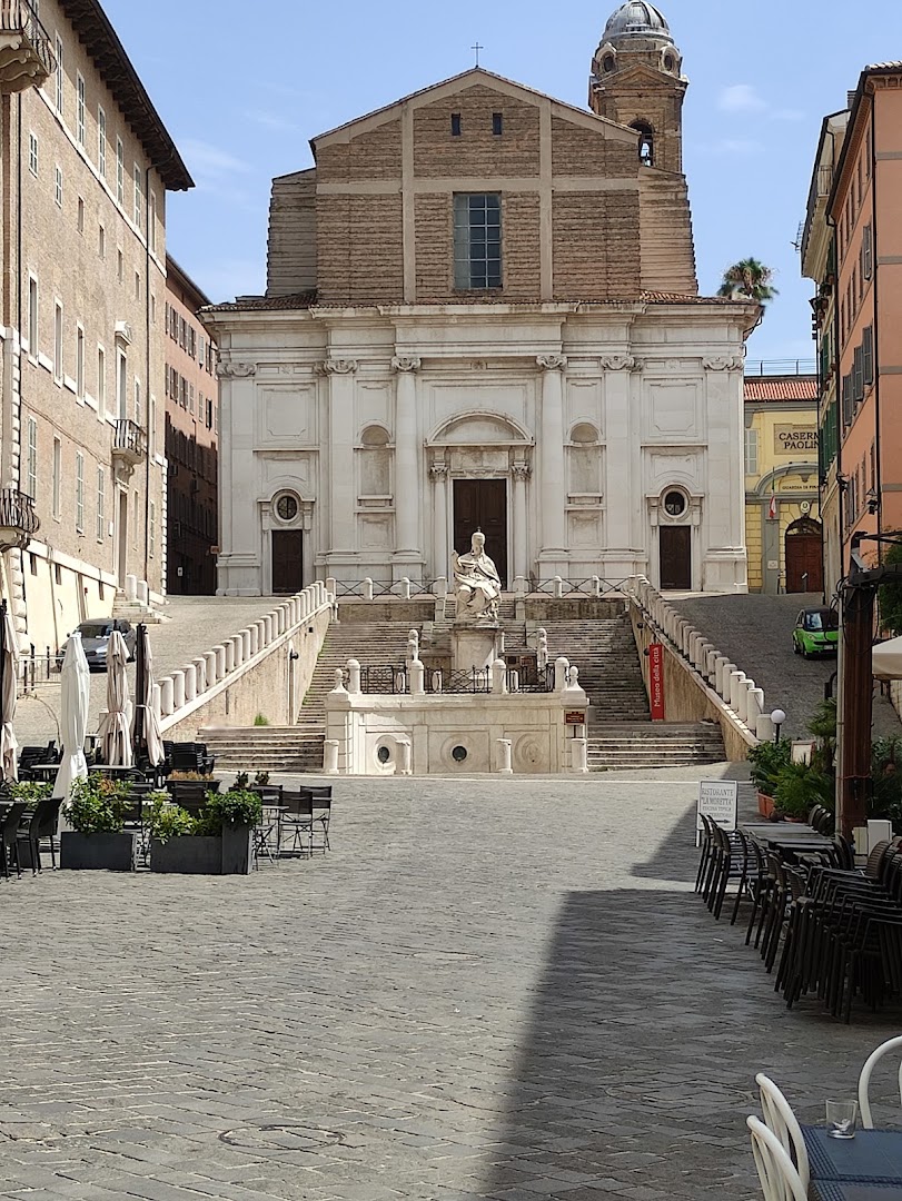 ANburger Ancona, Ancona