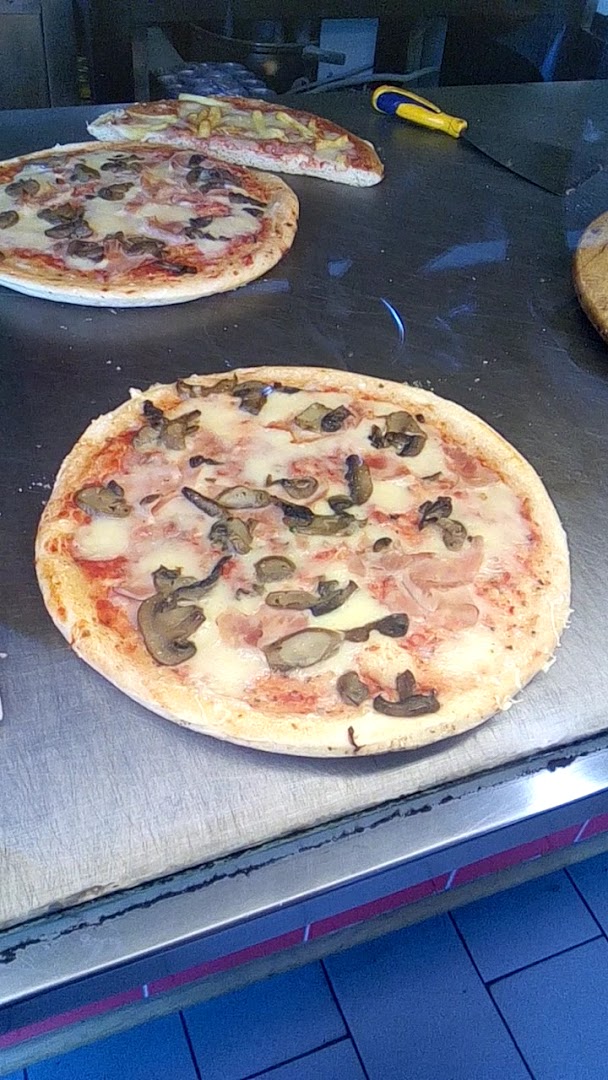 Angelino's La Pizza di Manera Mario