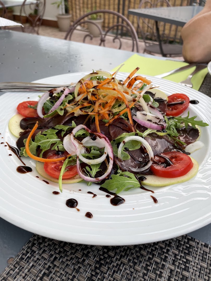 Anisa Bistro