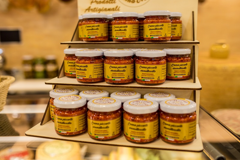 Antica Latteria Mazza dal 1970 | Salumeria, Panetteria, Gastronomia e Prodotti Tipici