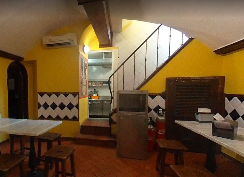 Antica Pizzeria del Duomo. PUB Birreria Pizza a Taglio Panini Calzoni Sala Interna