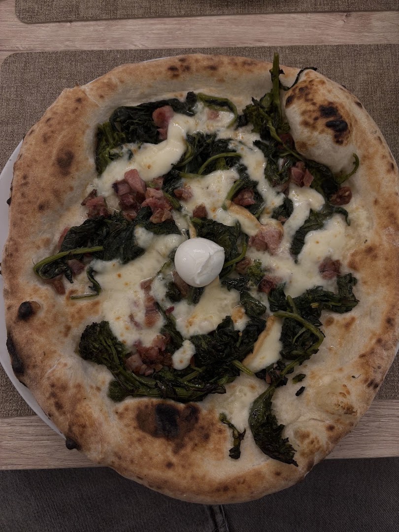 Antica Pizzeria La Centenaria a Materdei, Napoli