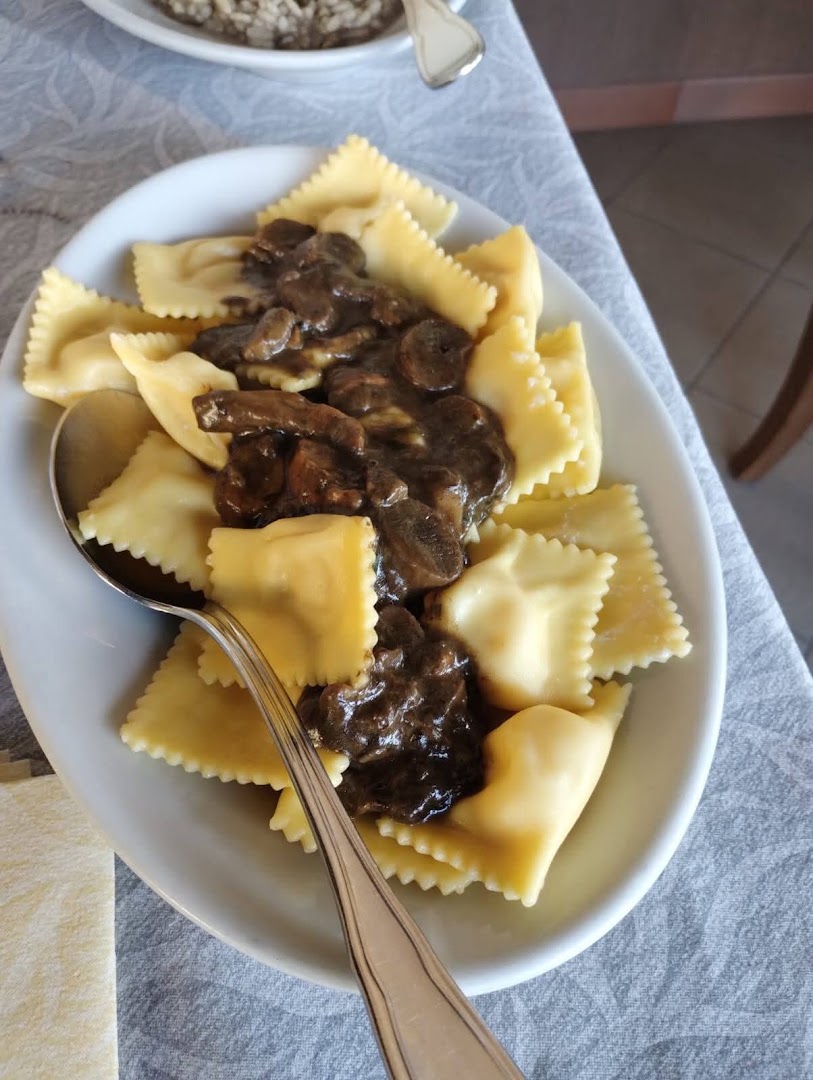 Antica Trattoria Del Cacciatore Sas Di Pezza M. & C.