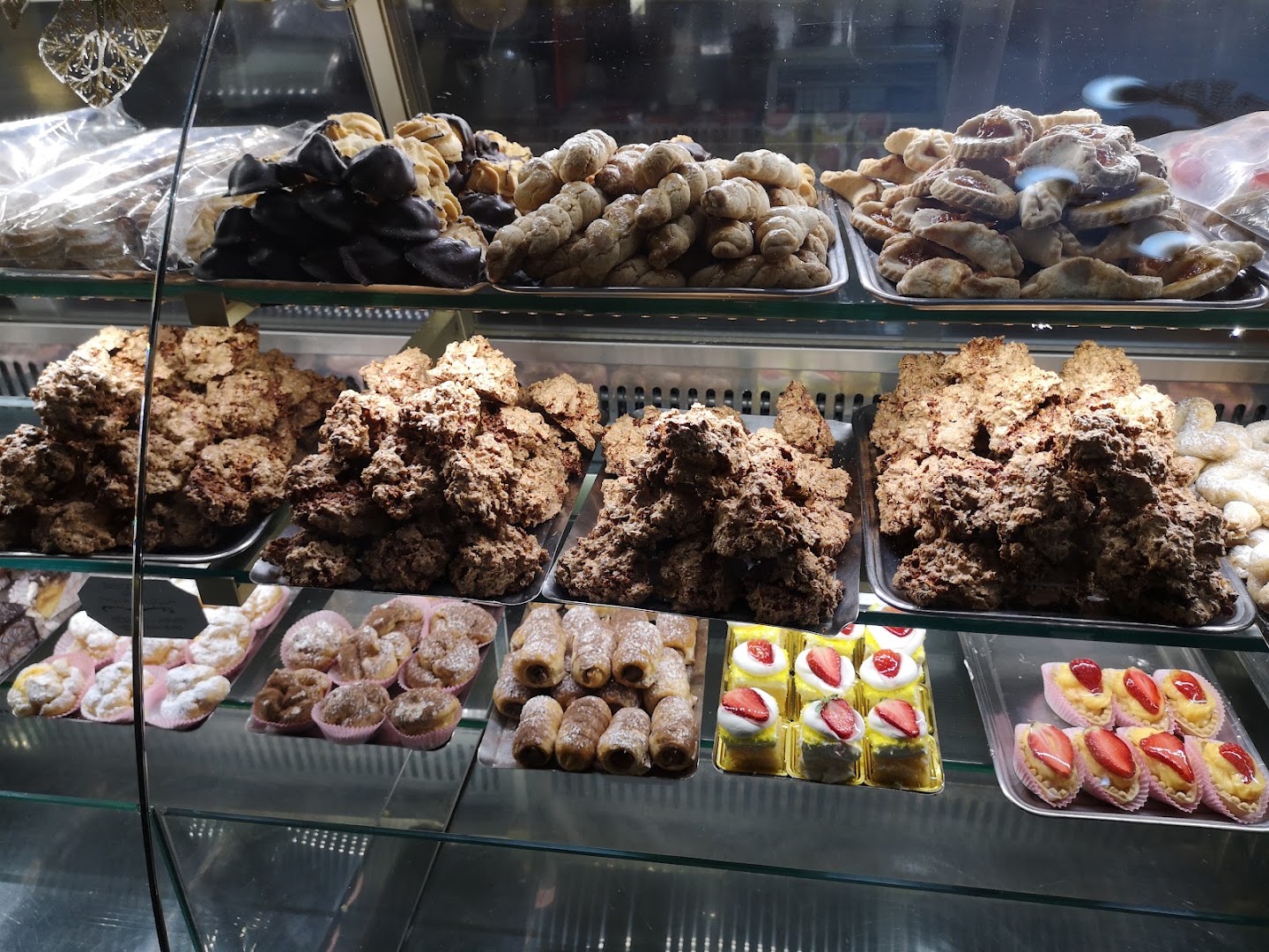 Antico Bar del Corso, "u funciutu"...pasticceria...gelateria...tavola calda...