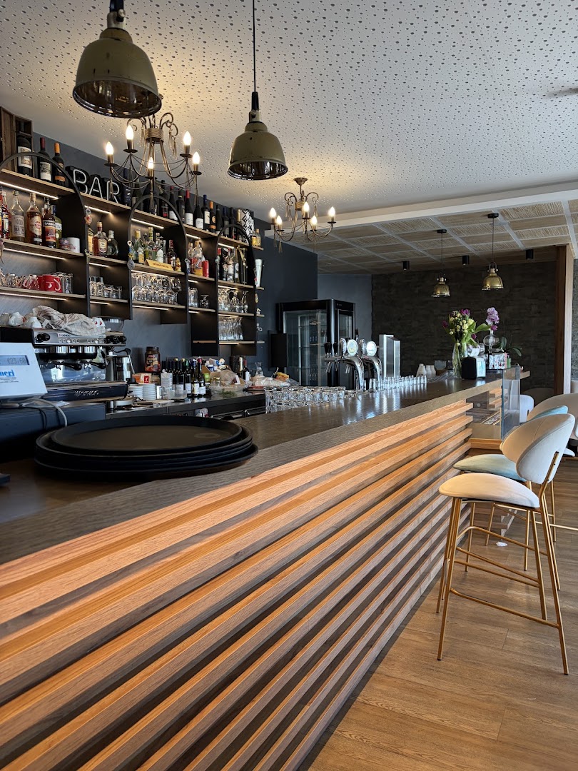 Antigo - Pizzeria, Food, Drink & Panorama