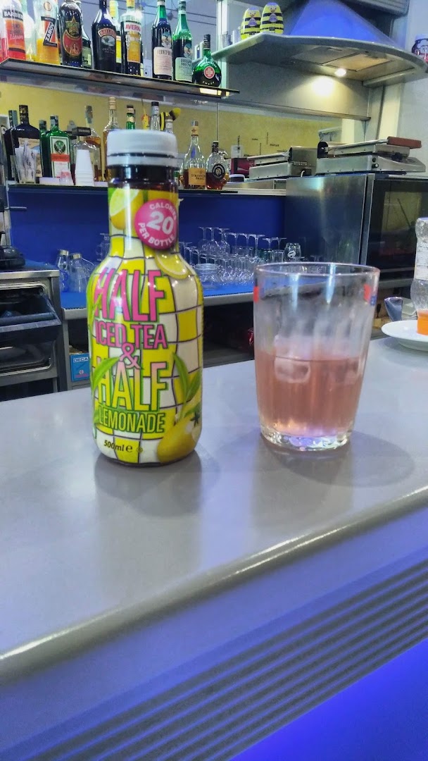 Ape bar tabacchi di Ye zi long marco
