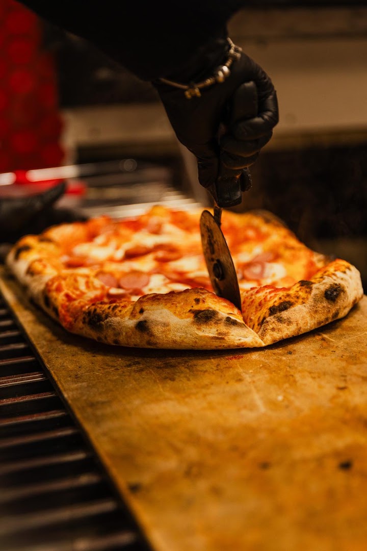Apollo la Pizza