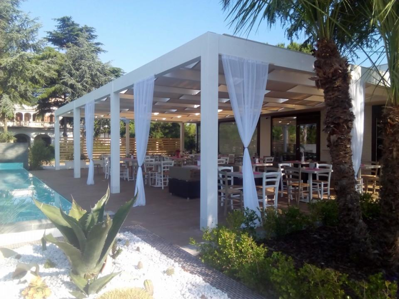 Aqua Cafe' Lounge bar & food