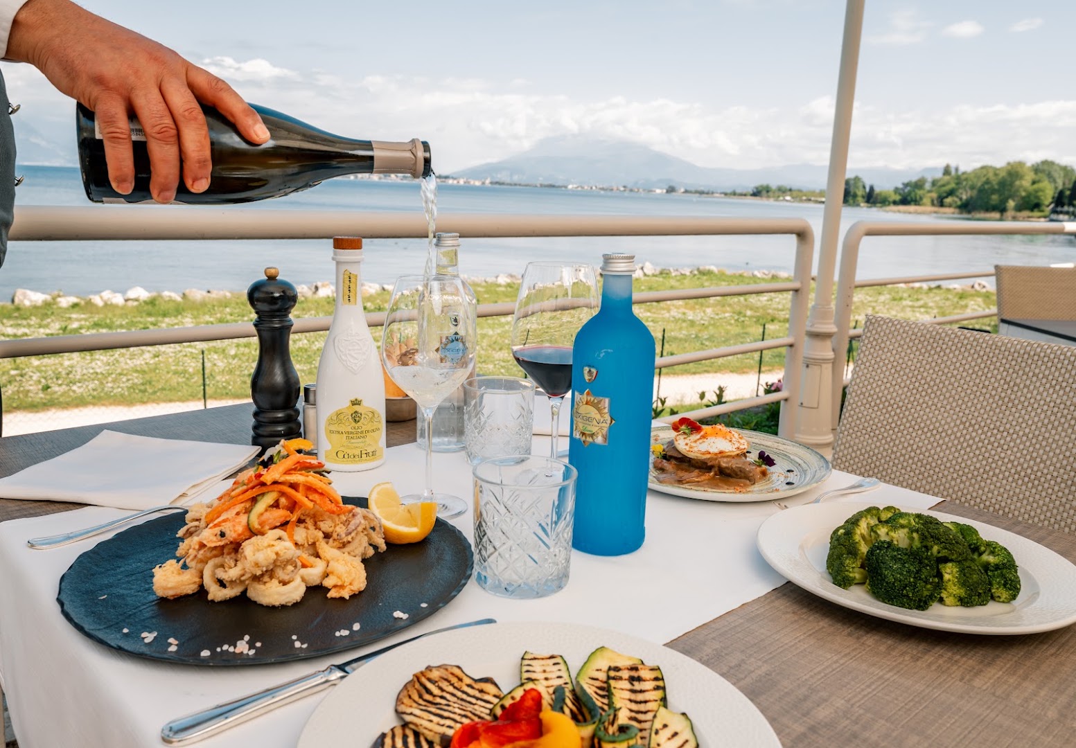 Aquila D'Oro Hotel & Lounge Bar