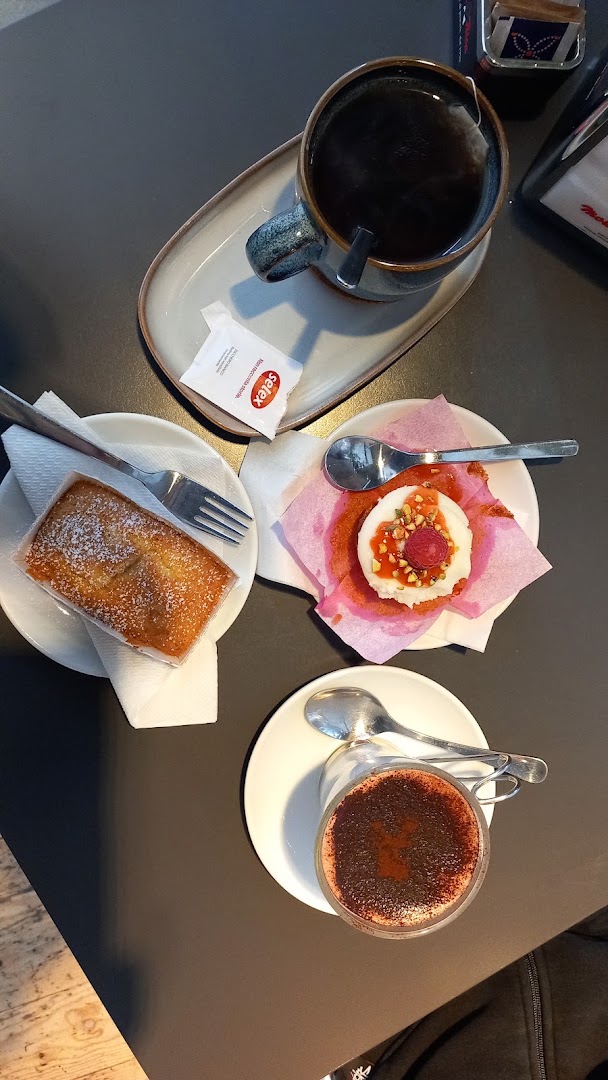 AQUOLINA BAKERY & ICECREAM SHOP