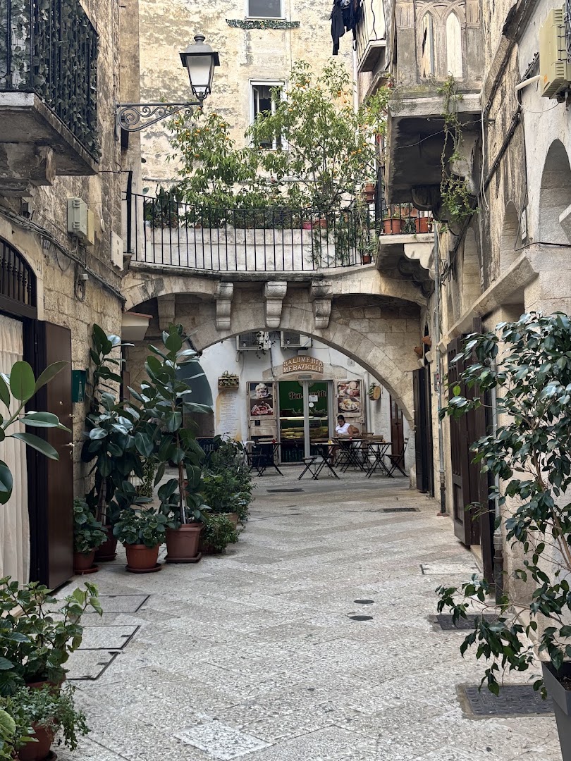 Arco delle Meraviglie, Bari