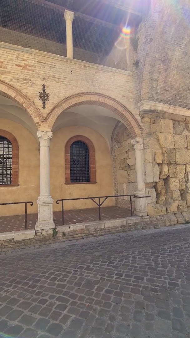 Arco di Augusto