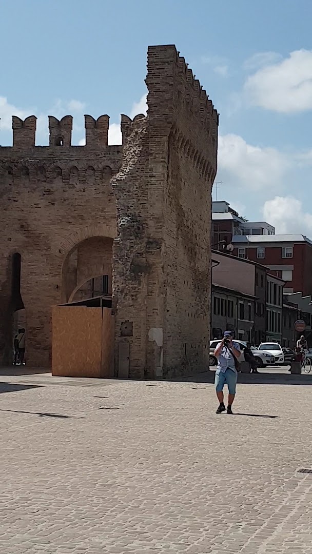 Arco di Augusto