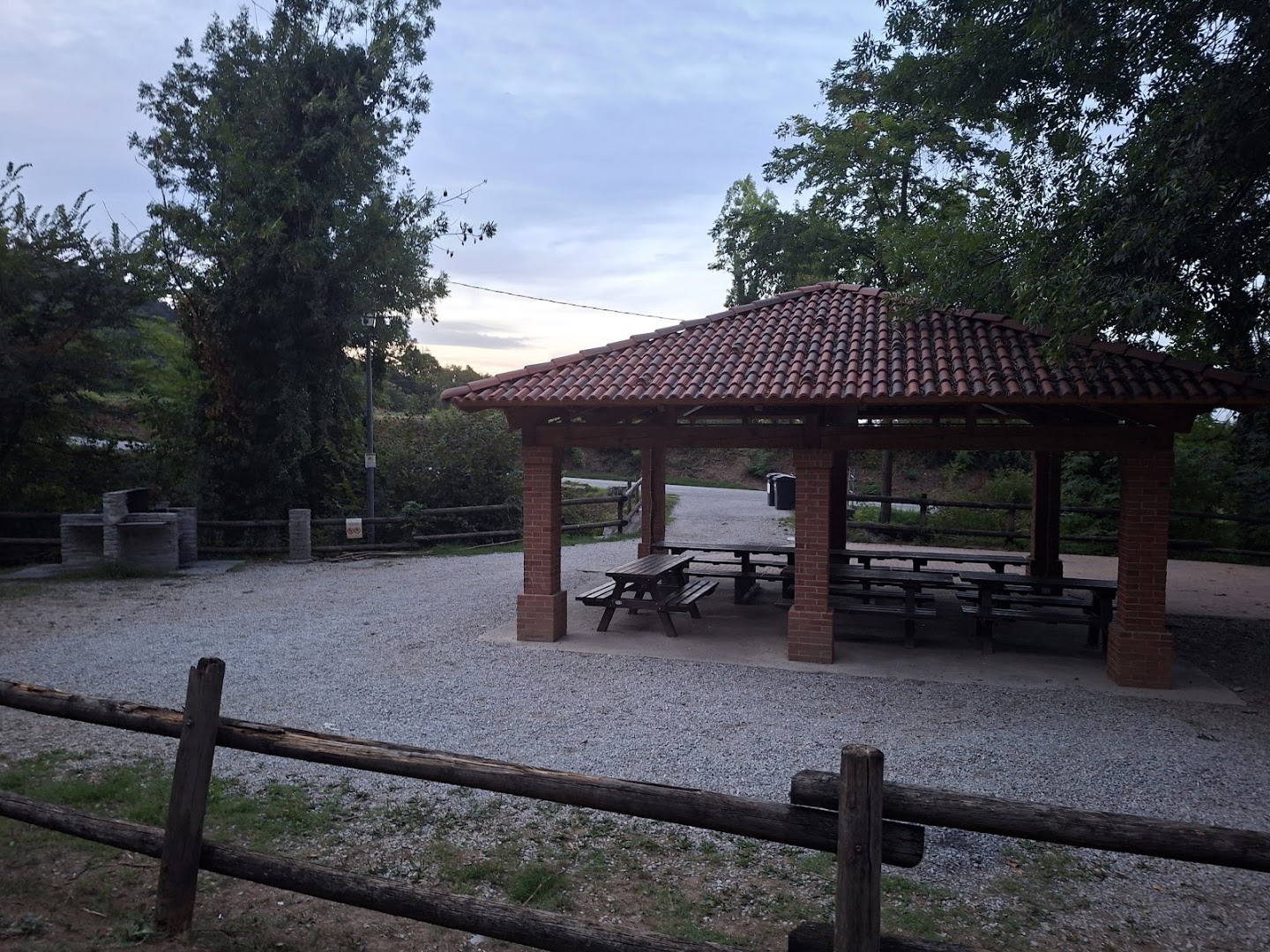 Area attrezzata barbeque alla Magnesia