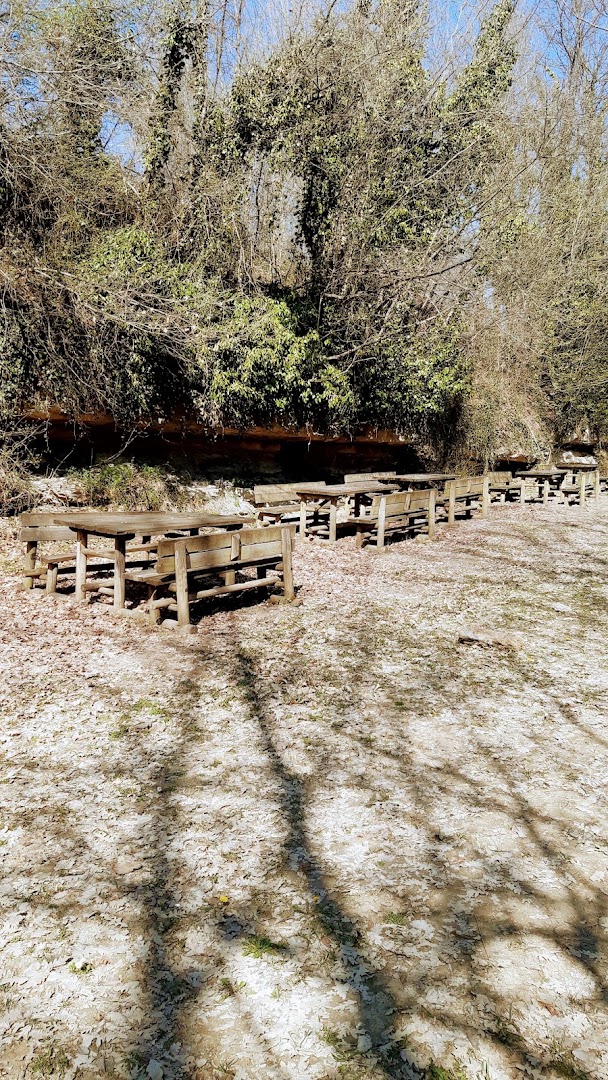 Area Barbecue- Cascata di Casanova/ Area Picnic / Area attrezzata Barbecue