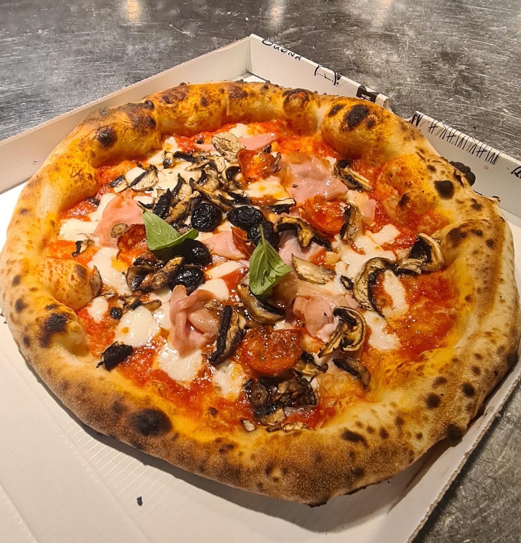 Area18 Pizzeria Food & Beverage