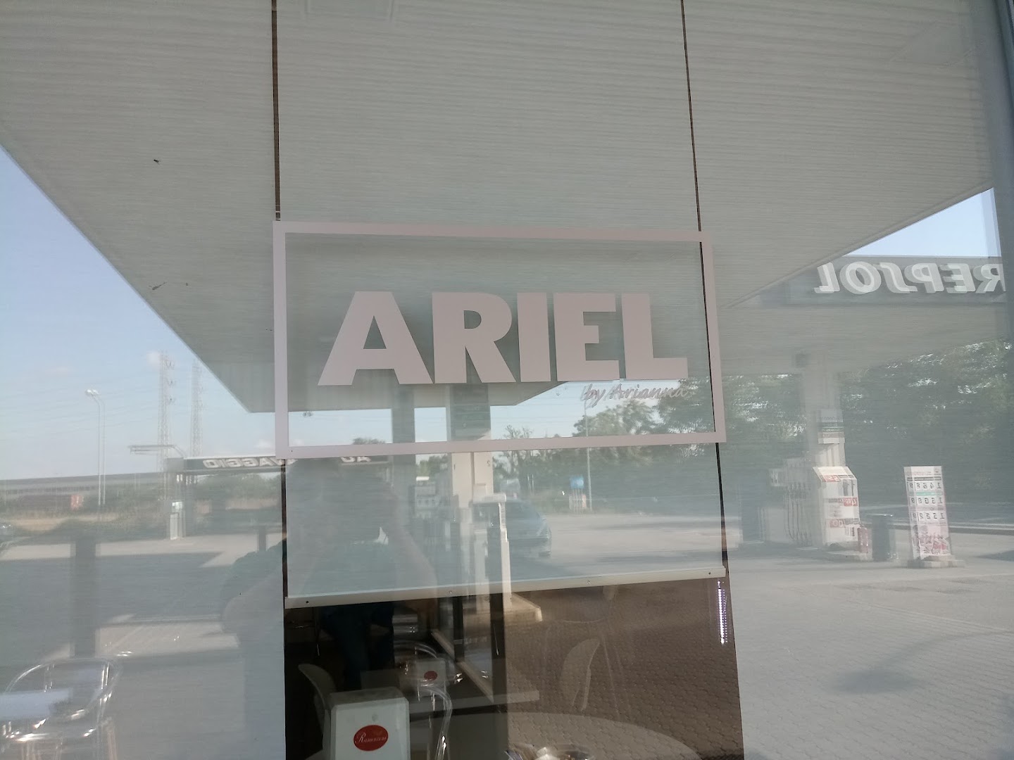 Ariel Bar