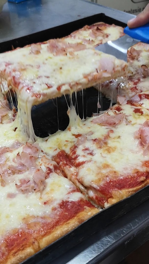 Arnold's Pizzeria Rosticceria, Cutrofiano