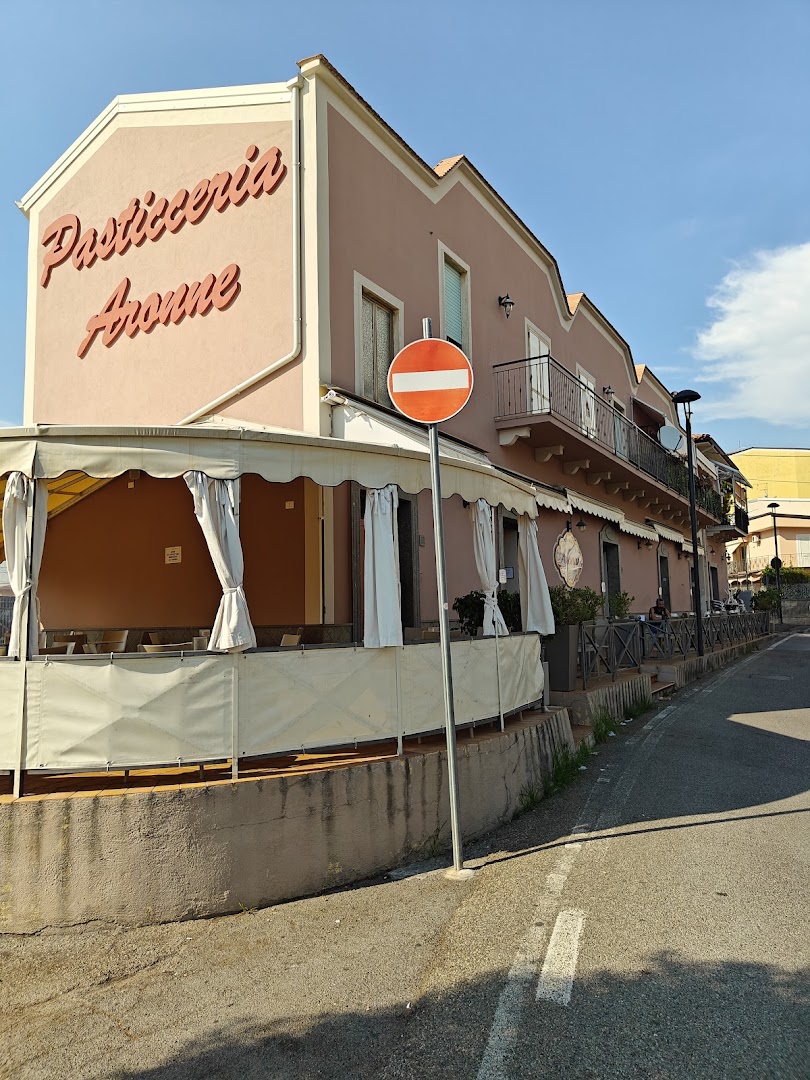 Aronne, Marcellina