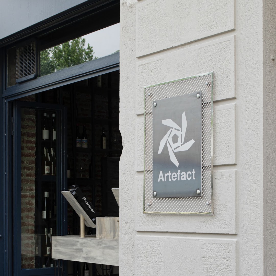 Artefact