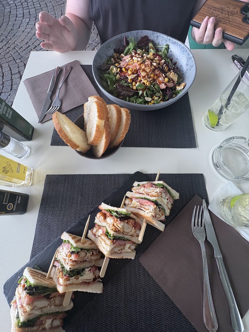 Artour Cafè