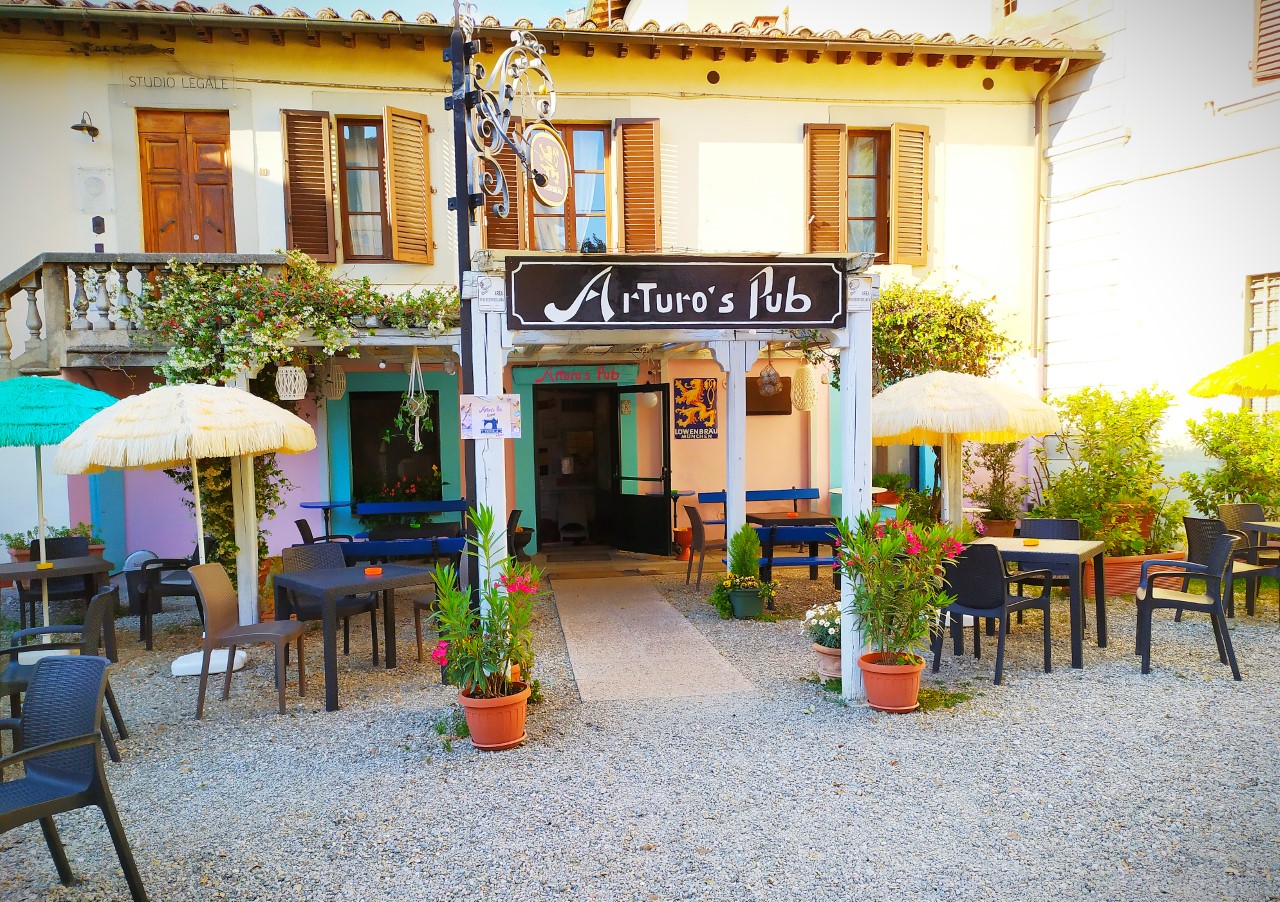 Arturo's Pub