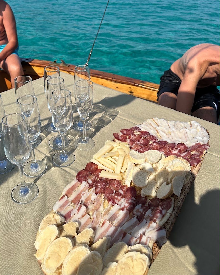 Asinara Charter Service