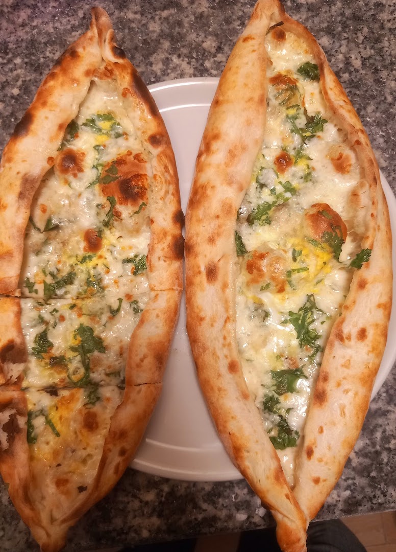 ATA Kebab Pizza