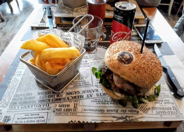 Atipico Lissone | Ristorante Pizzeria e Hamburger