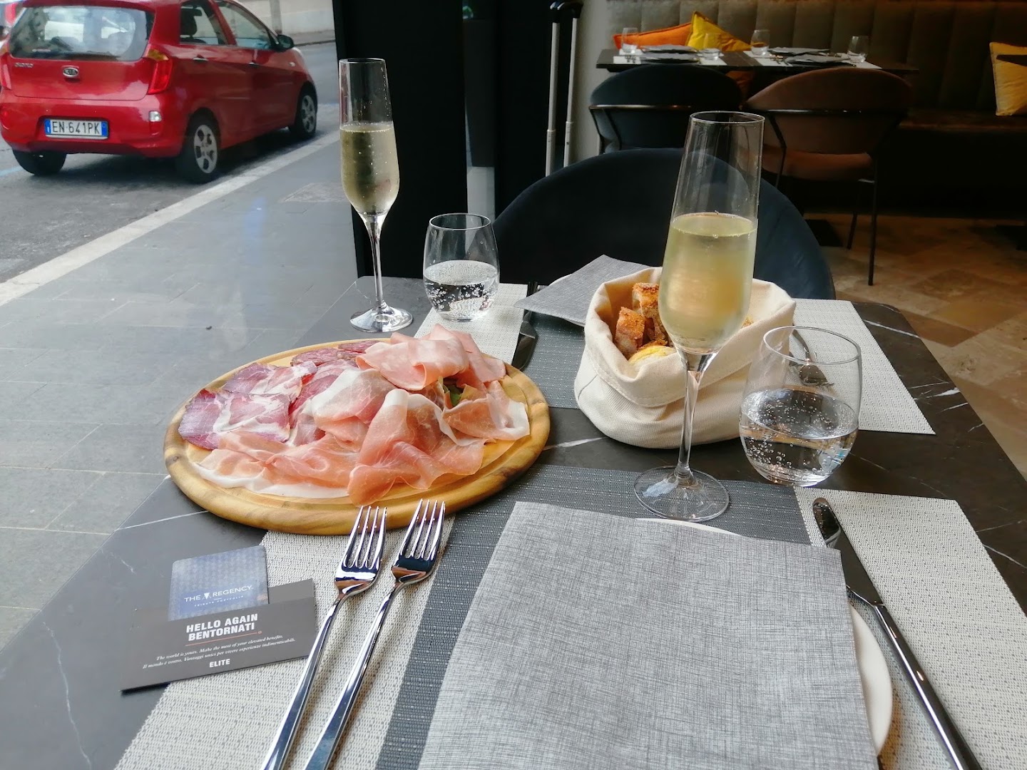 Atmosfera Food, Wine & Spirits