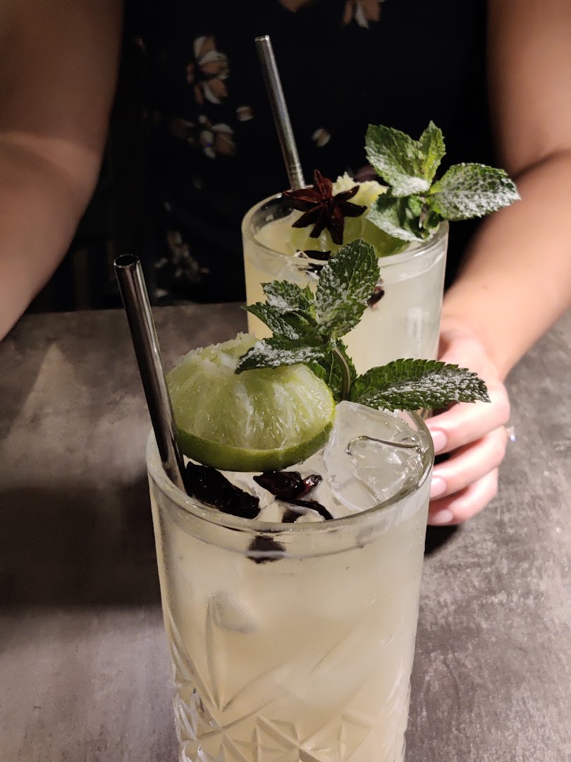 Atmosfera Food, Wine & Spirits